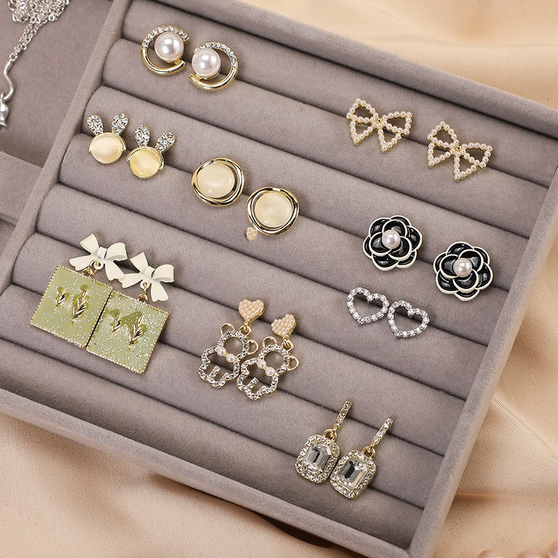 Bandeja organizadora de joyas de terciopelo gris