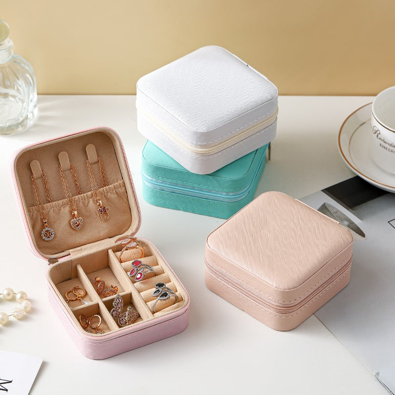 Organizador compacto de joyas en terciopelo