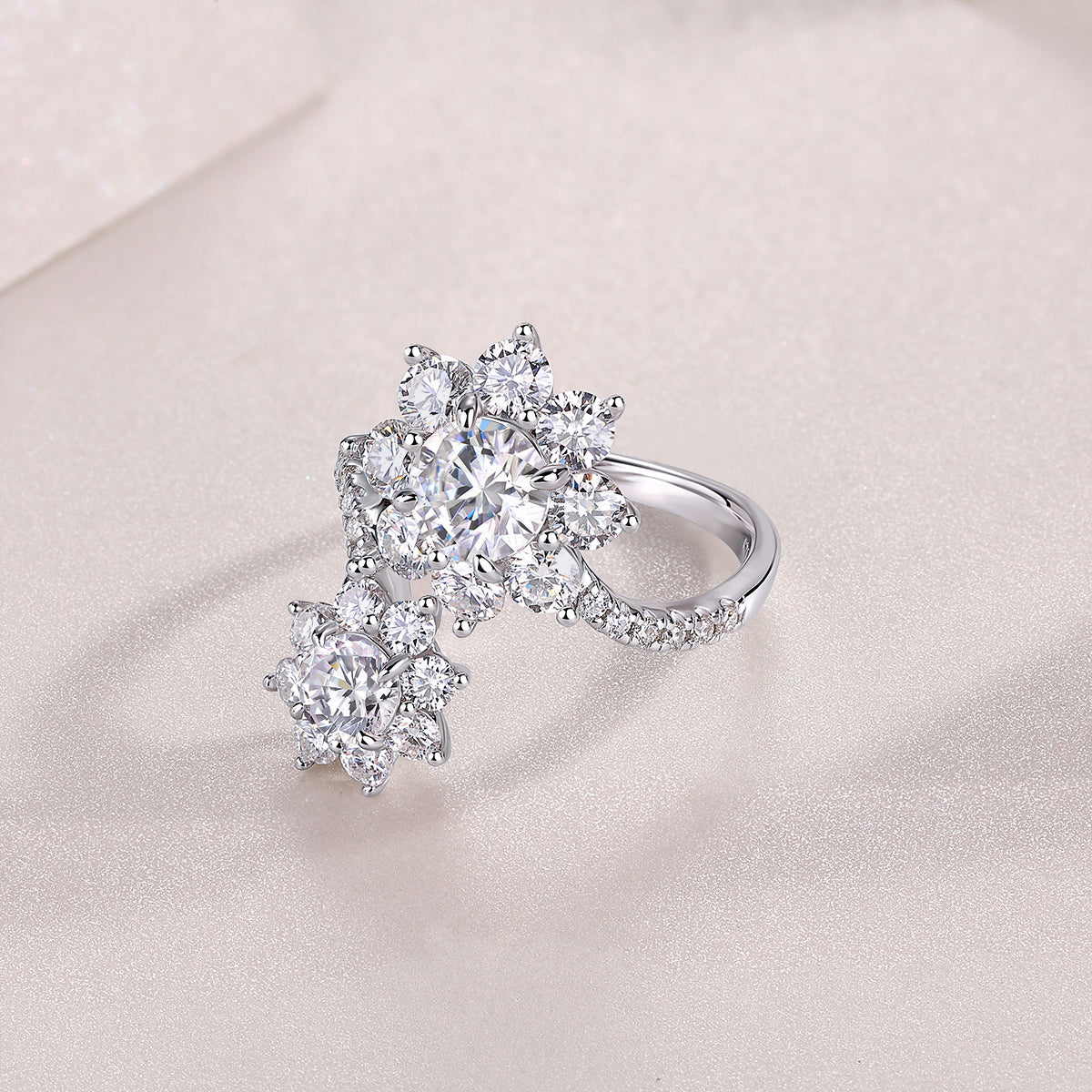 Anillo Moissanite 1ct en Plata S925 – Brillo de Lujo Atemporal