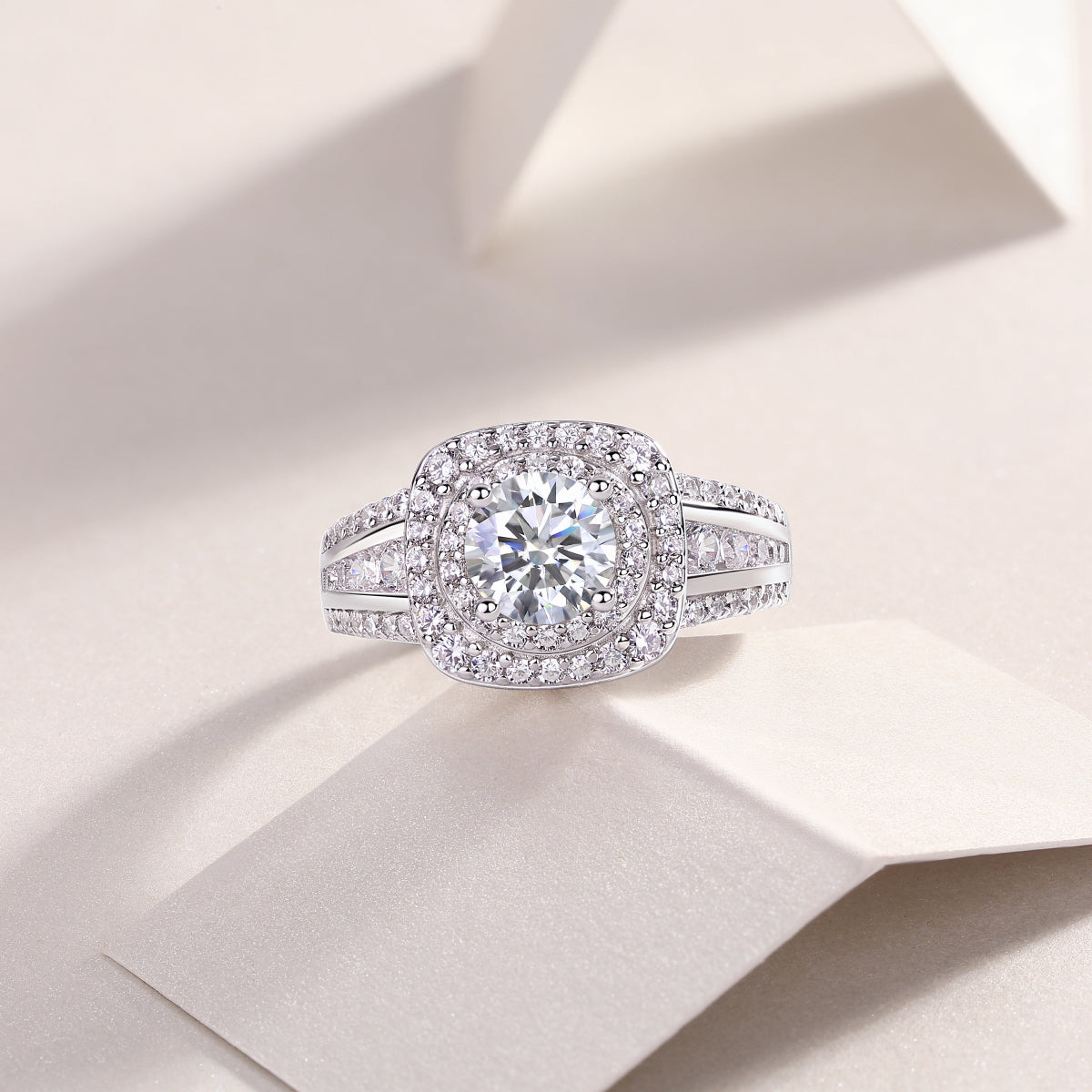 Anillo Moissanite 1ct en Plata S925 – Elegancia y Brillo Premium